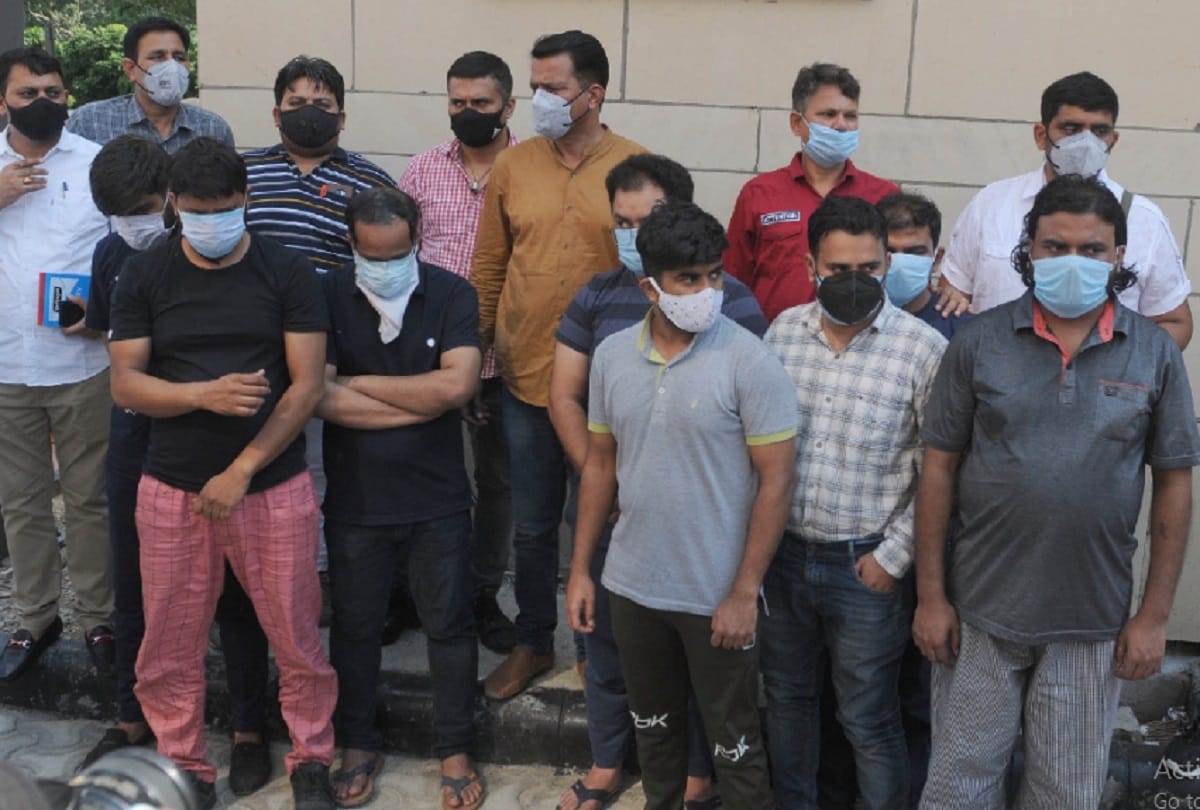 crime branch of delhi police busted a factory manufacturing fake injections used in black fungus and corona disease 10 people arrested