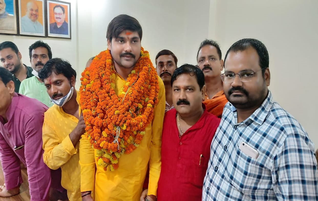 jila panchayat adhyaksh election BJP made Amit Singh prince candidate in bhadohi whoever wins the election will make history this time