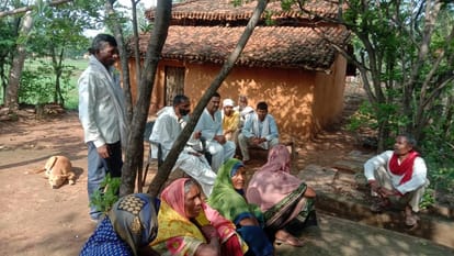 Son leave mother dead body in jungle no money for funeral in chandauli