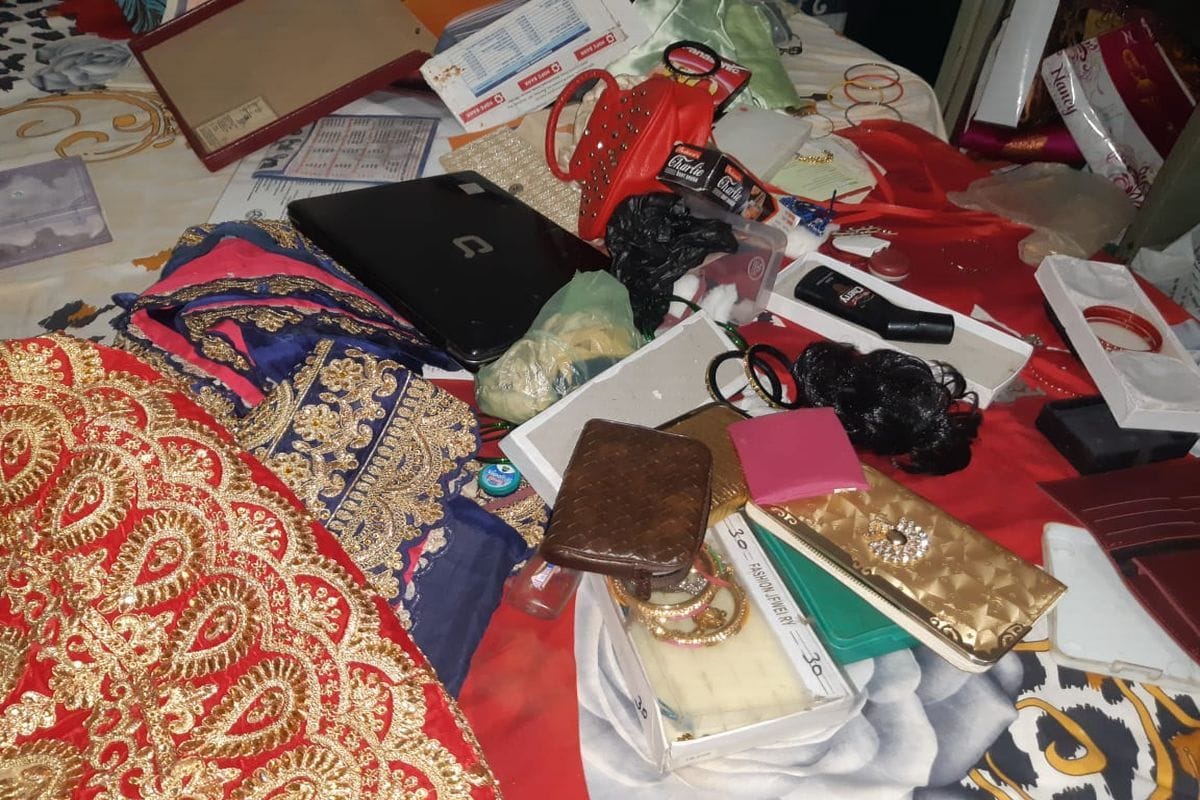 Lakhs of rupees stolen by breaking the lock of the house