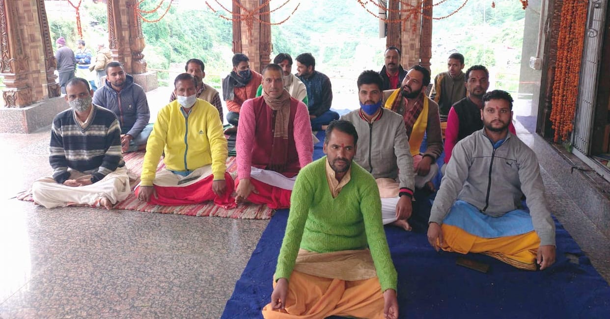 protest in Gangotri and Yamunotri Dham