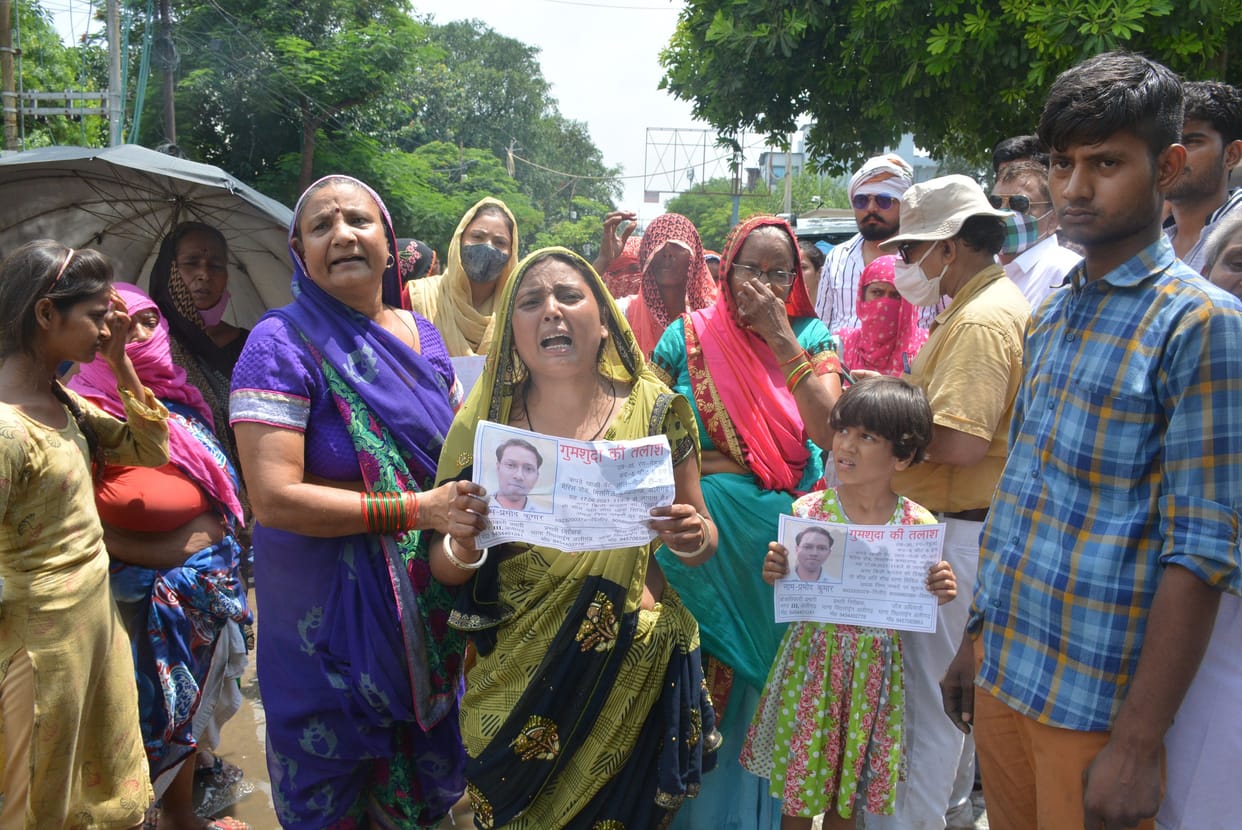 Clothes of missing youth found, women jammed