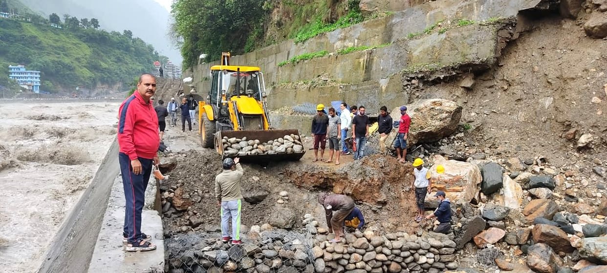 Road Block in Pithauragarh