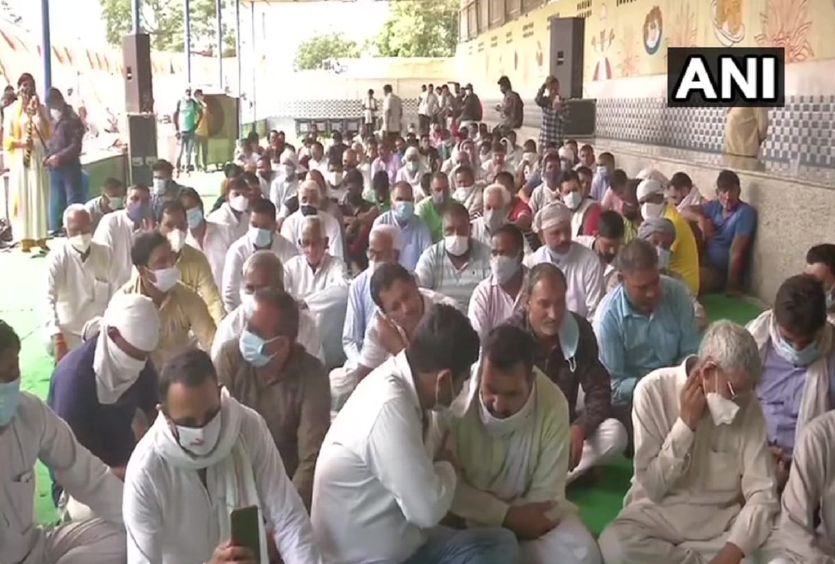 villagers of Delhi participated in Mahapanchayat demand to open Singhu border from one side