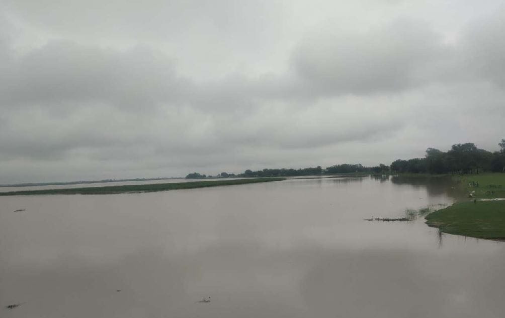 Danger of flood  Ganga water level started increasing in Ghazipur ballia and varanasi Saryu river water level about to danger level