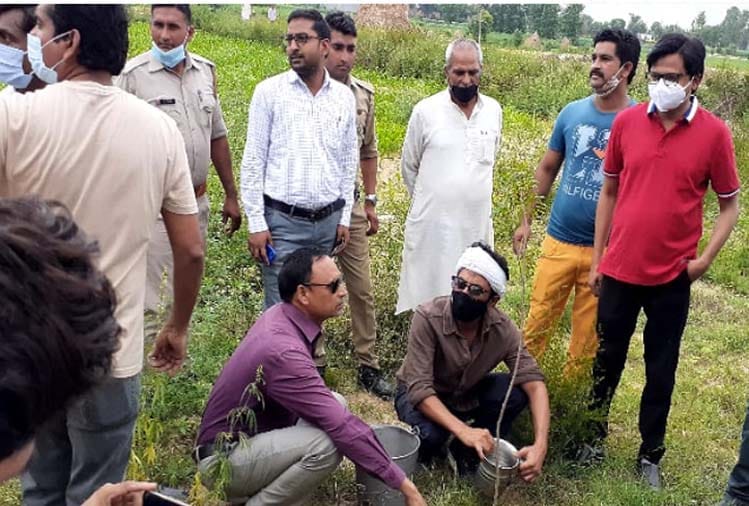 Film actor Nawazuddin Siddiqui released a video and appealed to the people to get vaccinated, also did plantation