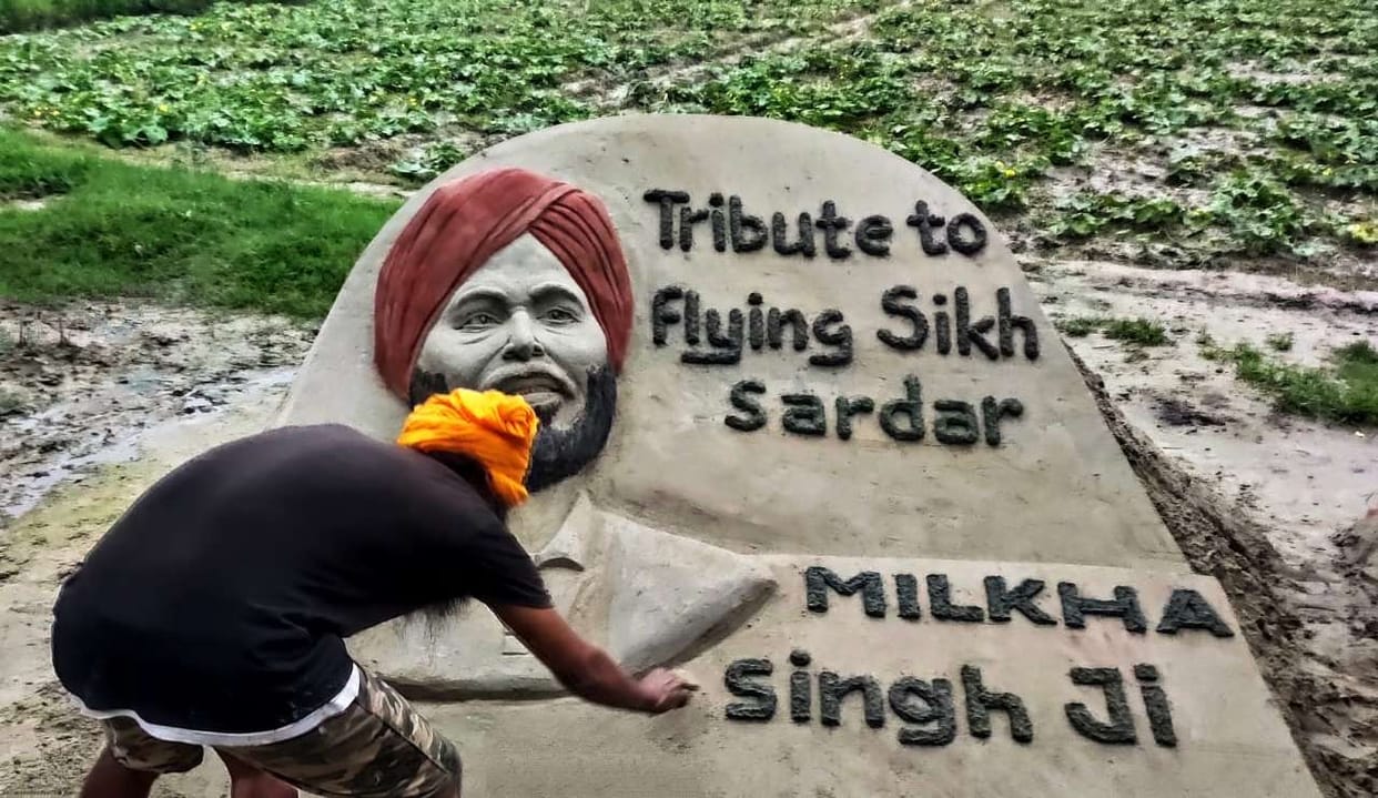 Sand Artist pays tribute to Flying Sikh Sardar Milkha Singh by drawing on sand