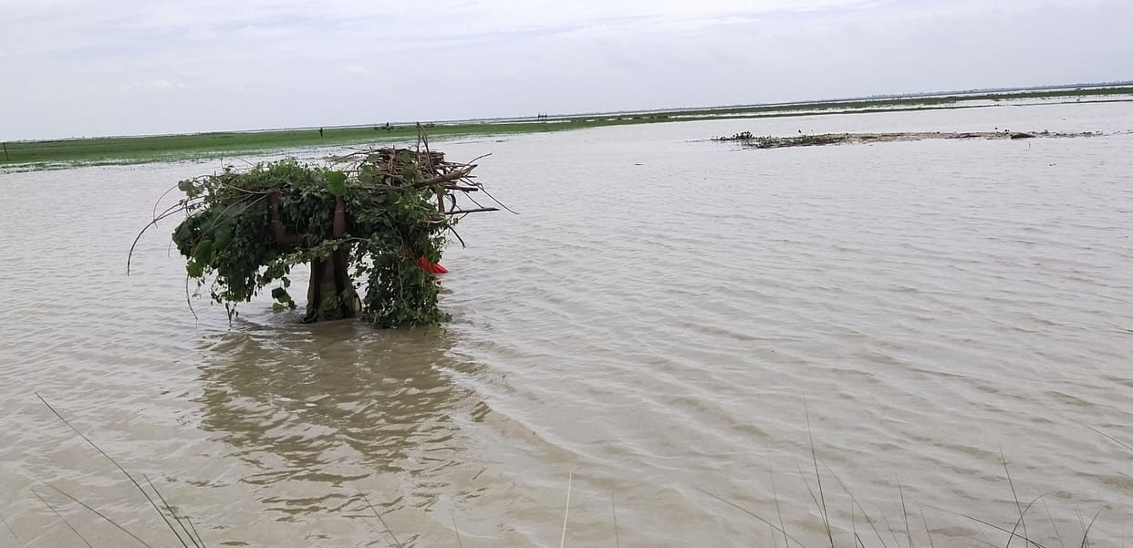 Rivers overflowed, seven houses were cut