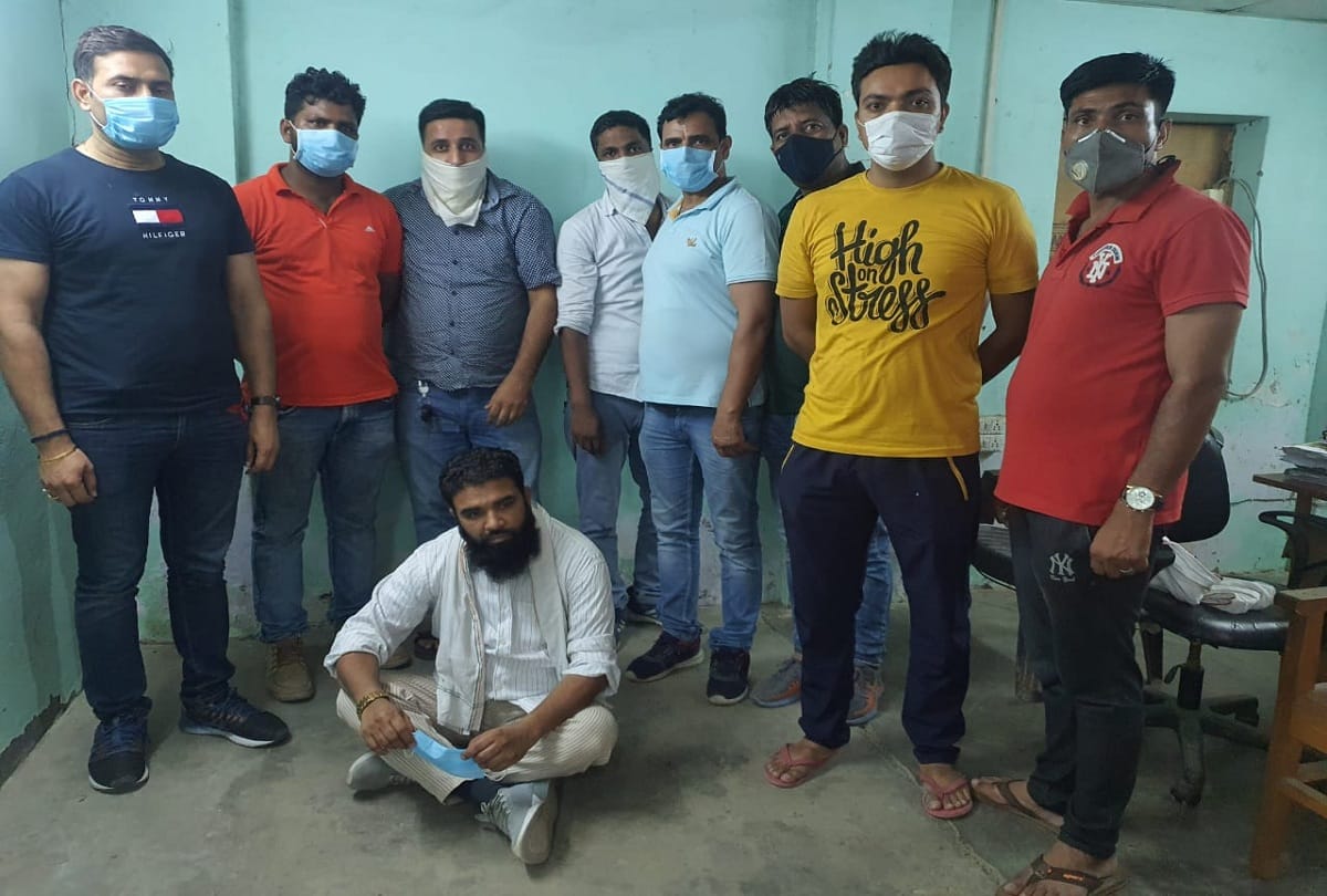 loni ghaziabad beard cutting case ummed pahalwan Was in touch with the helpers through dongle from borrowed mobile