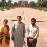 आगरा: अकबर टूम में साइना नेहवाल ने अपने प्रशंसकों के साथ फोटो खिंचवाई