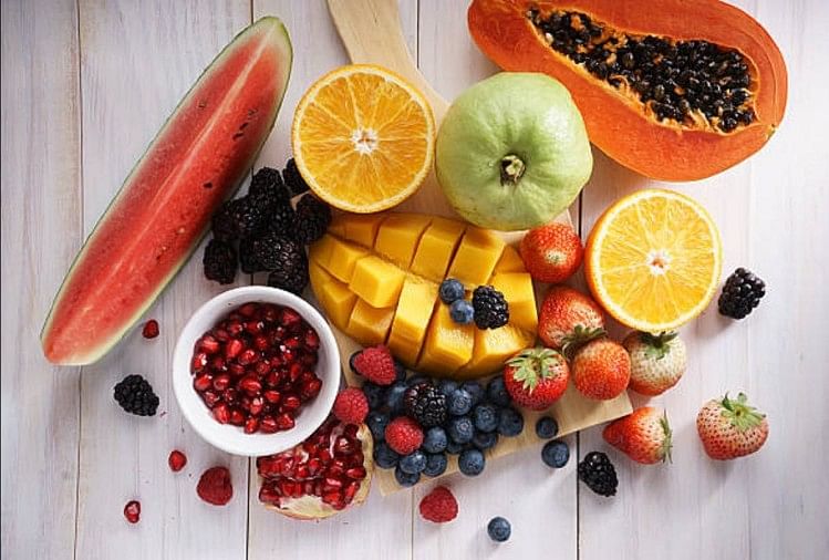 Health Tips:व्रत के दौरान भी शरीर को ऊर्जावान रखेंगी ये चीजें, फलाहार में कर सकते हैं शामिल - Today Health Tips Know Navratri 2023 Fast Fruits Diet Chart In Hindi - Amar