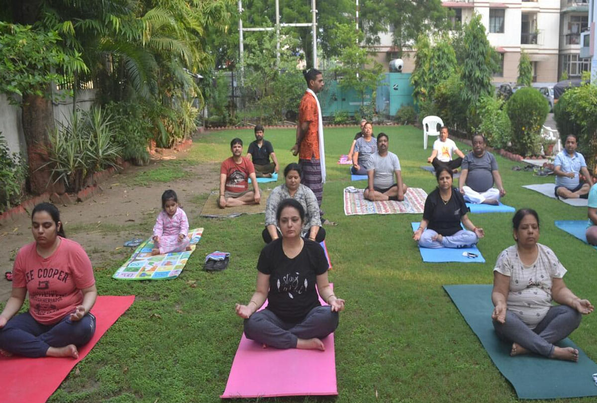 international yoga day 2021 celebrated in kanpur, photos of yoga