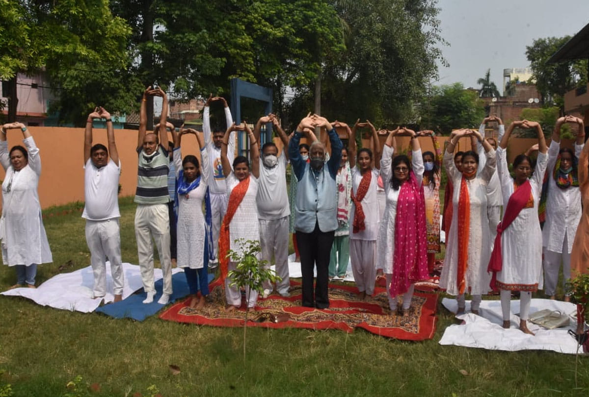 international yoga day 2021 celebrated in kanpur, photos of yoga
