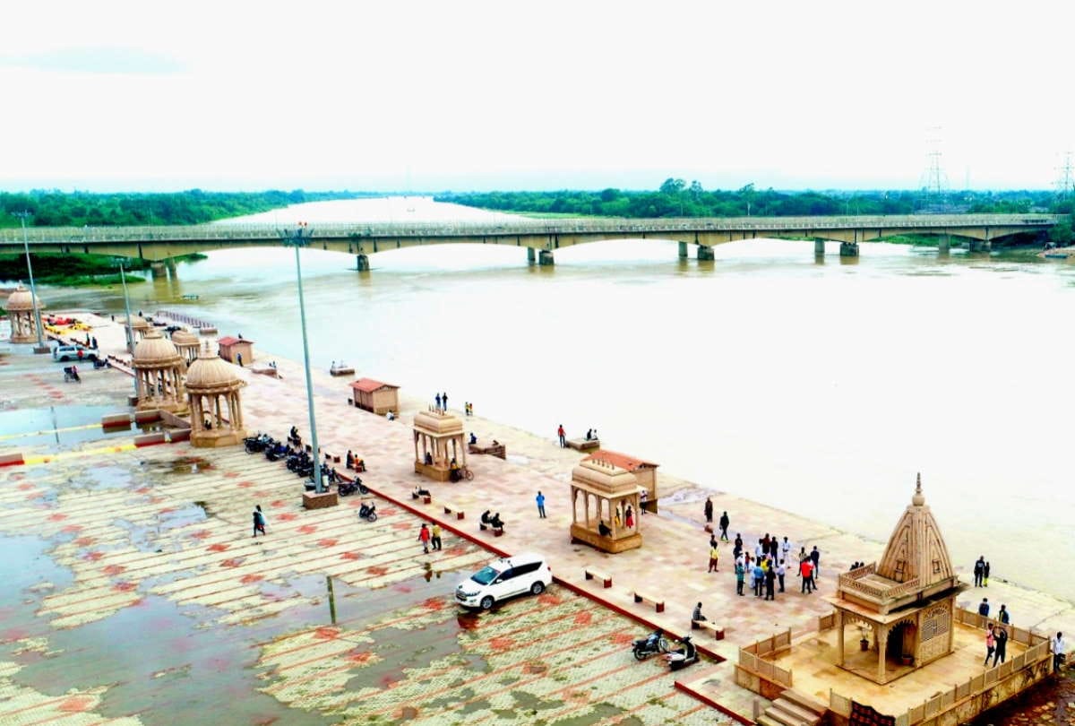 Heavy rain in Gorakhpur problem for flood affected people