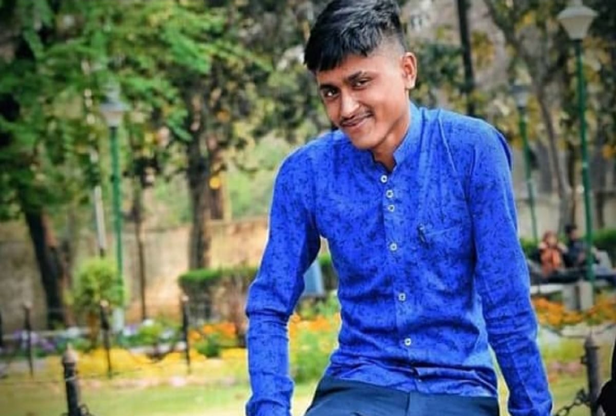20 years old boy committs suicide due to financial crisis