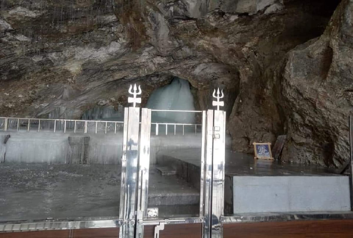 now devotees can do online darshan and puja of amarnath shrine live