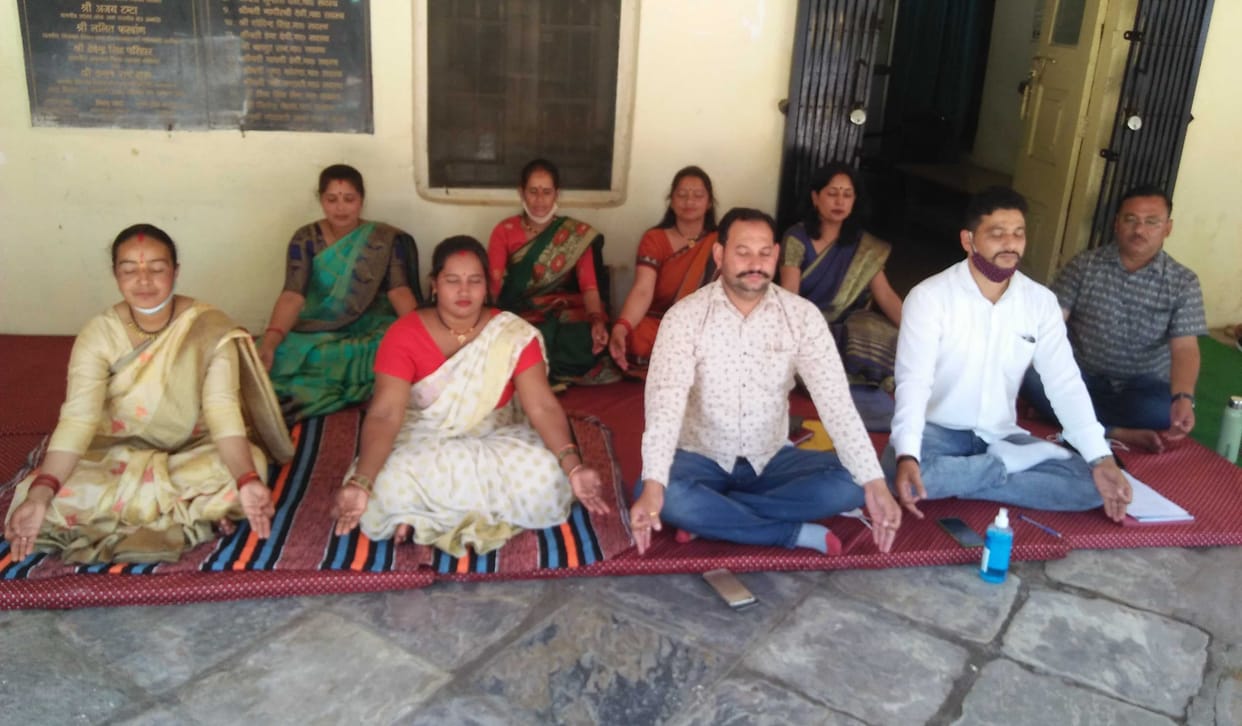 pradhans Supported district panchayat members