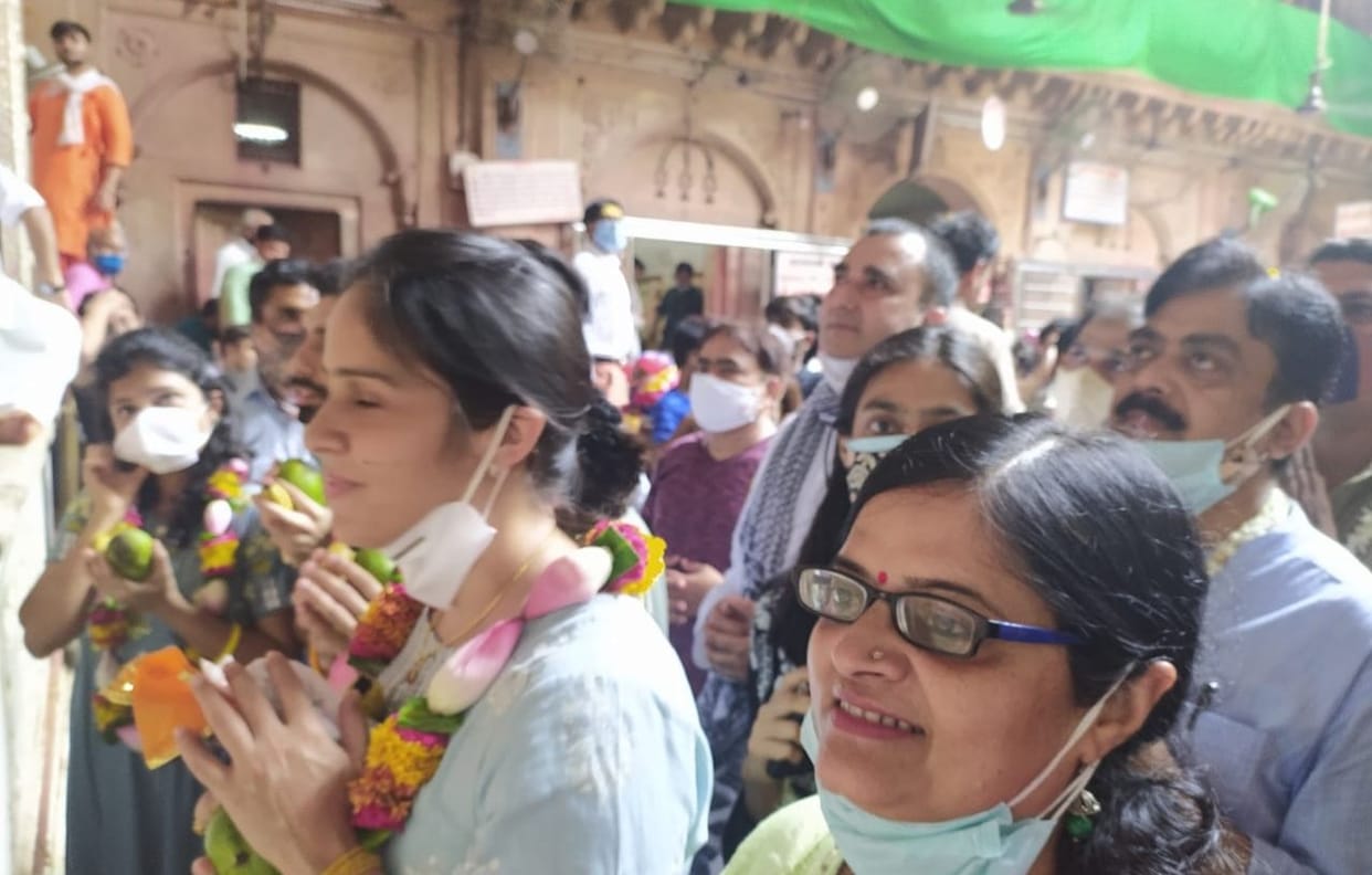 Mathura: Saina Nehwal was overwhelmed by the sight of Shri Banke Bihari