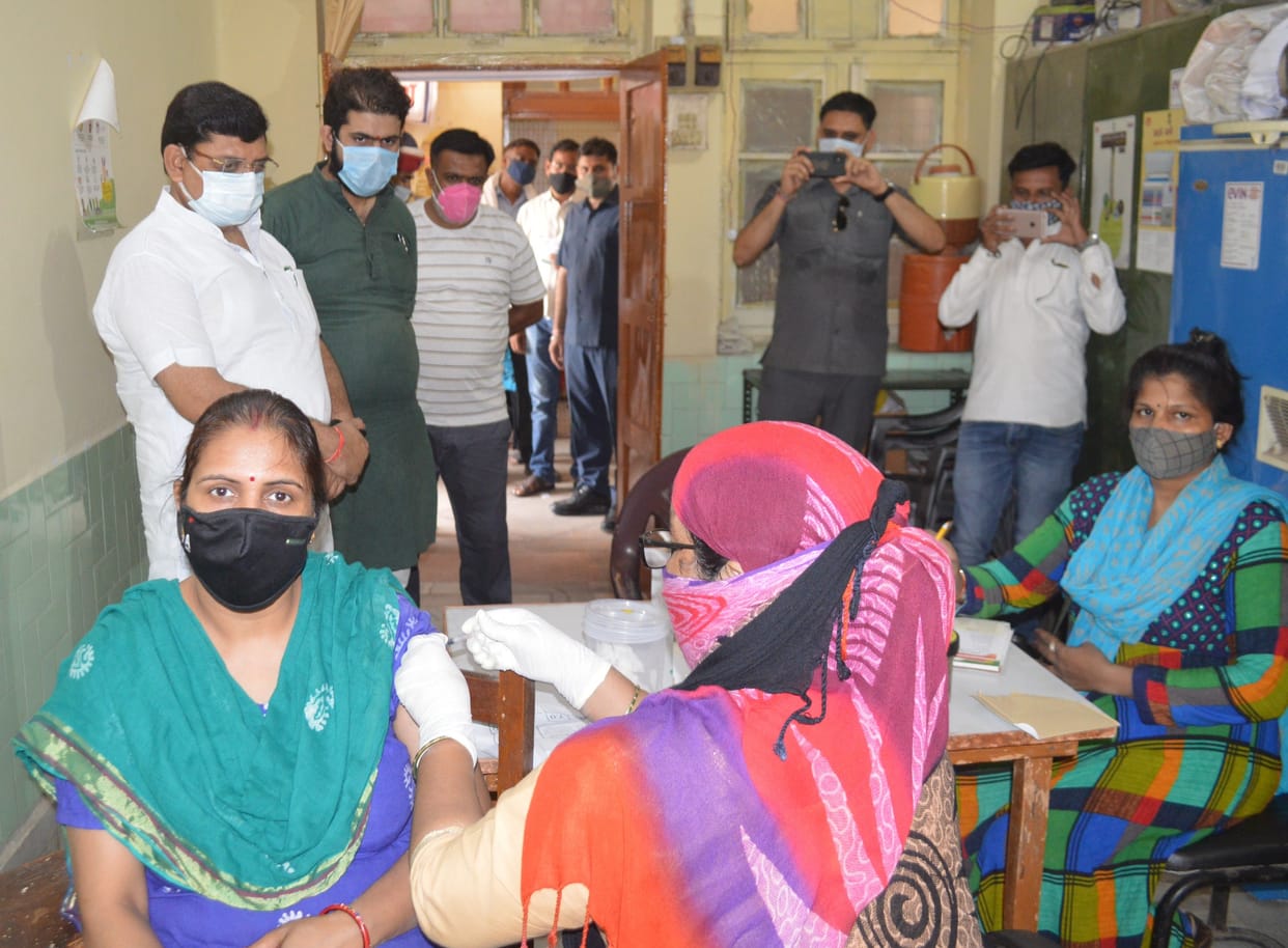 Hathras: 3374 people vaccinated at 94 centers