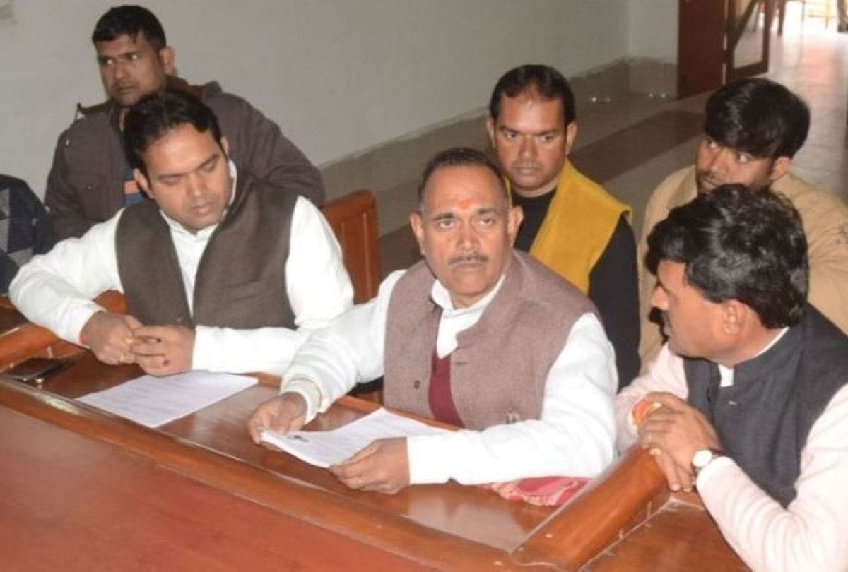 Case File Against Former Sp Mla Rameshwar Yadav And Jugendra Yadav Etah Crime News