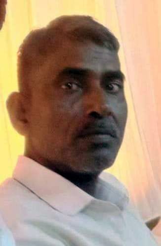 prem prasang kee panchaayat mein maaree pradhaan ke pati ko golee, bete ne paanch logon ko kiya naamajad