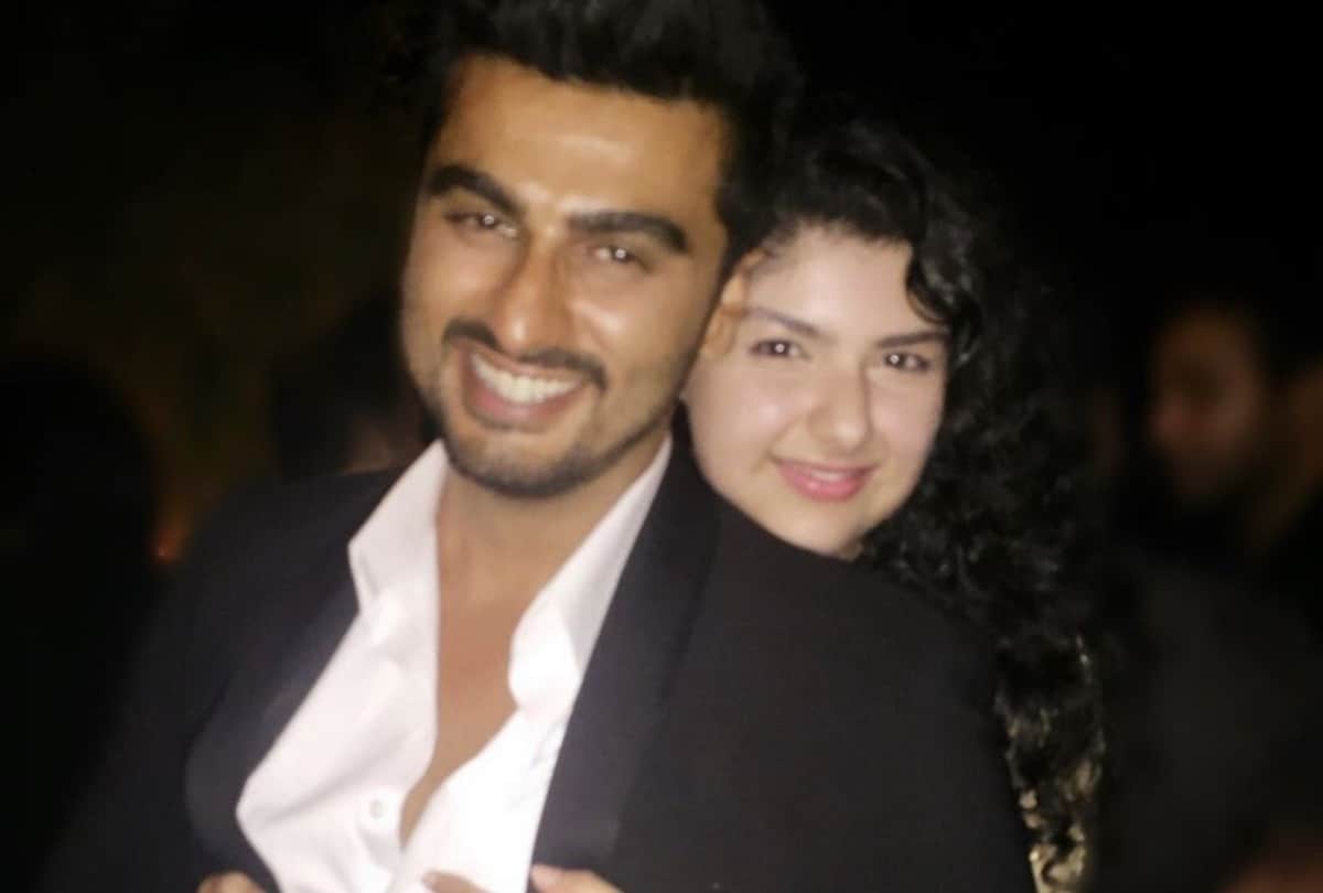 Arjun Kapoor ink tattoo of her sister anshula kapoor name first latter on his arm