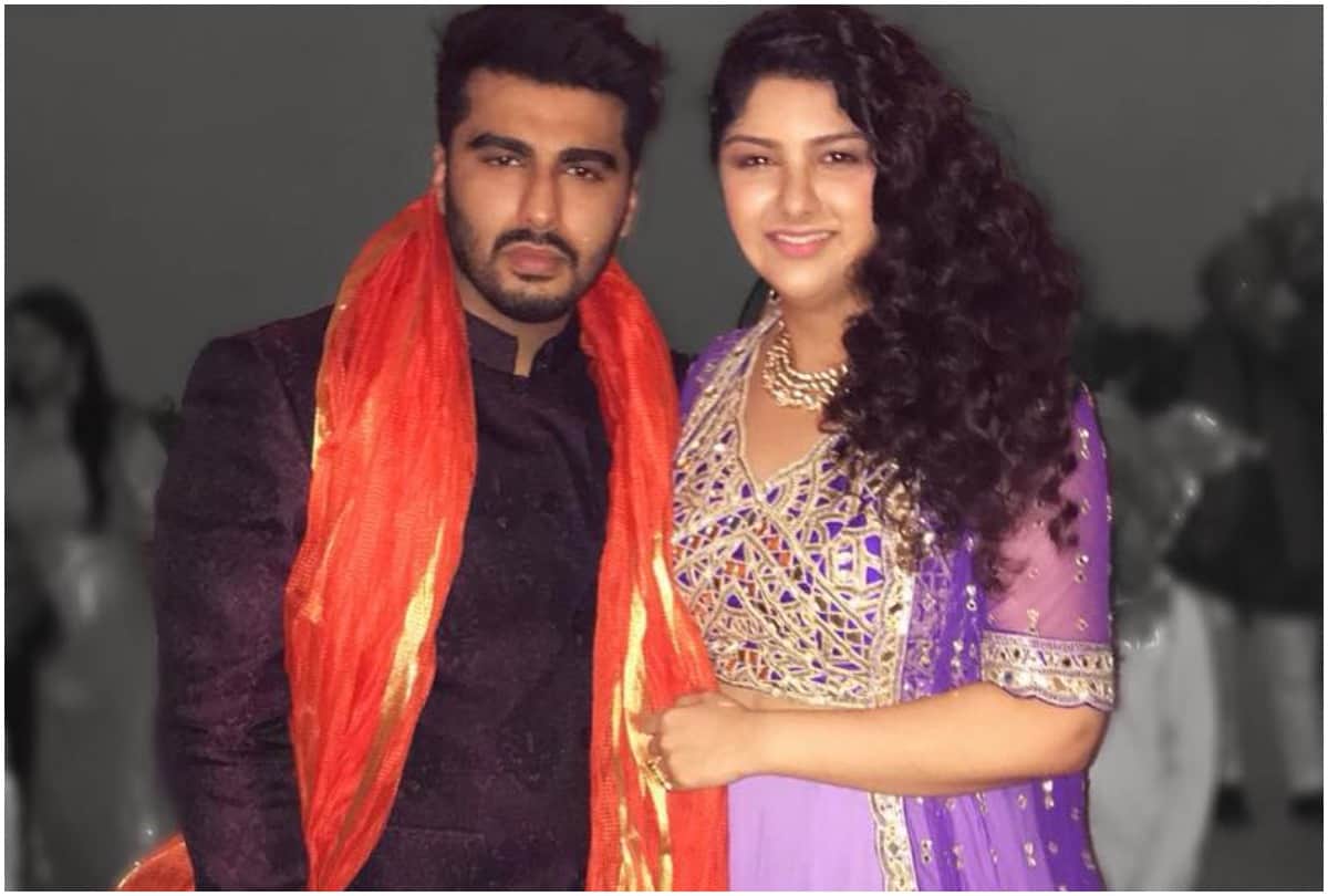Arjun Kapoor ink tattoo of her sister anshula kapoor name first latter on his arm