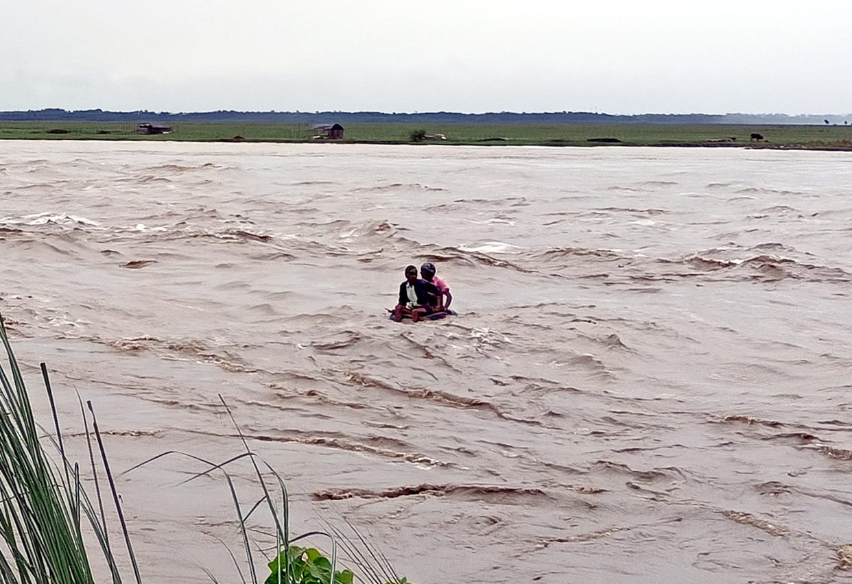 Rain from mountain to field, rivers in spate