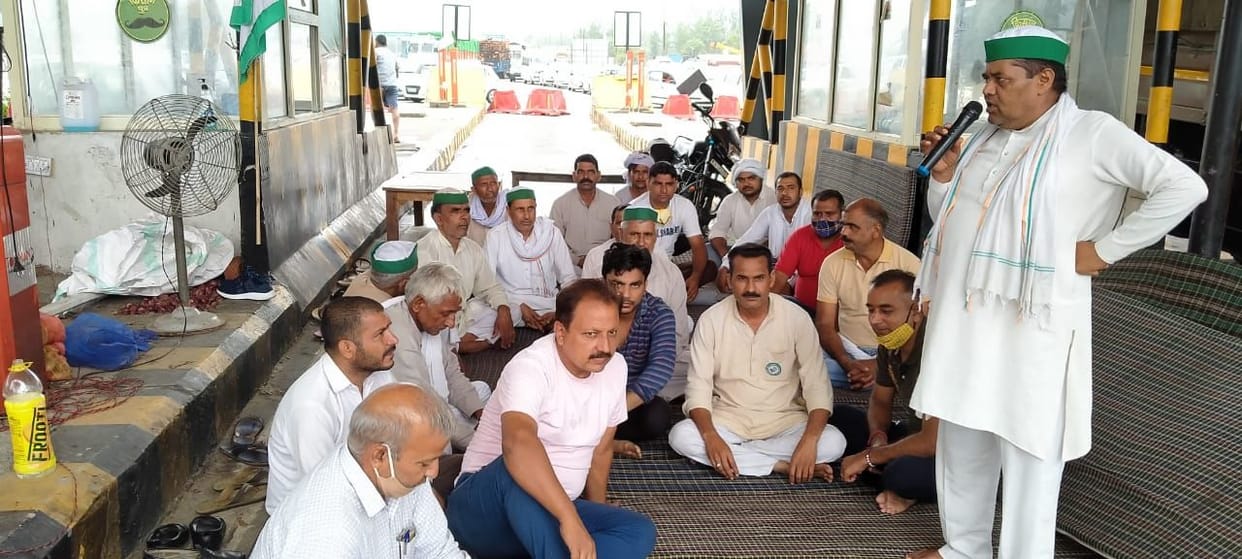 Demand of farmers in Muzaffarnagar, compensation for the pillars in the fields