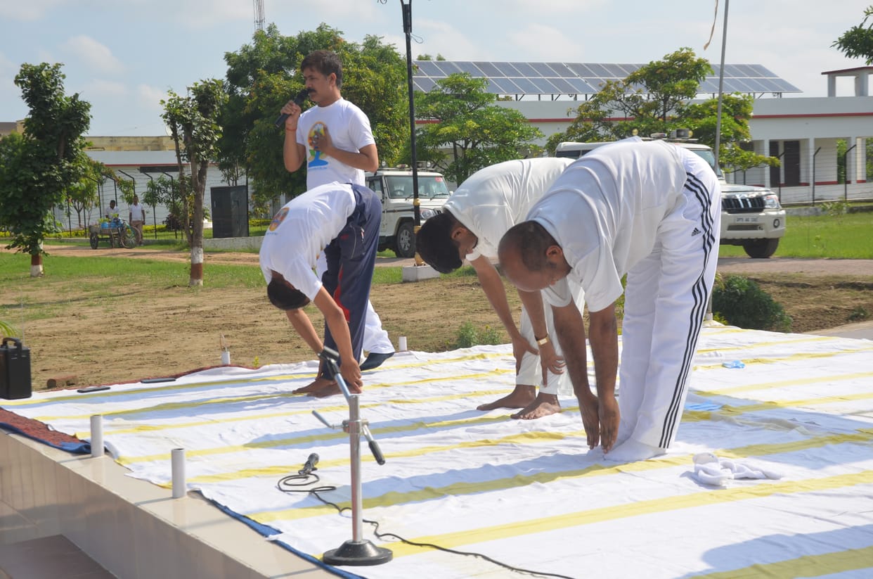 Message given to stay healthy by doing yoga