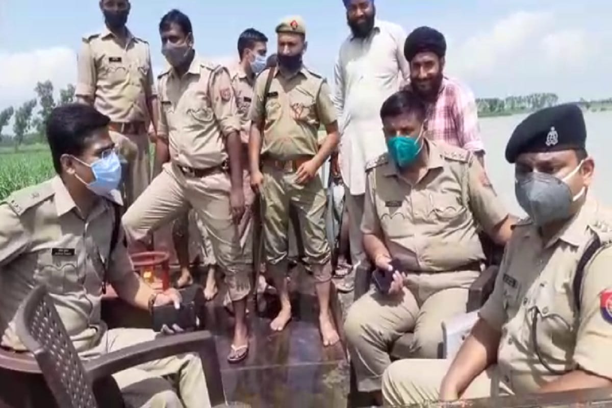 The danger has increased in many villages due to the rise in the water level of the Ganges in Hastinapur