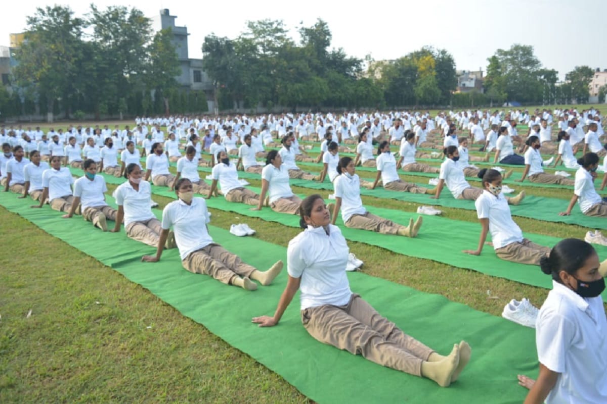 International Yoga Day 2021: Players, leaders and officials celebrated World Yoga Day in many districts of Western UP and see photos