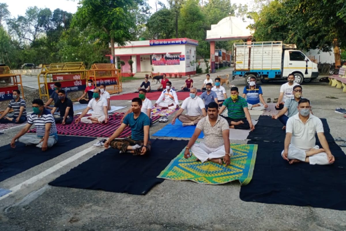 International Yoga Day 2021: Players, leaders and officials celebrated World Yoga Day in many districts of Western UP and see photos