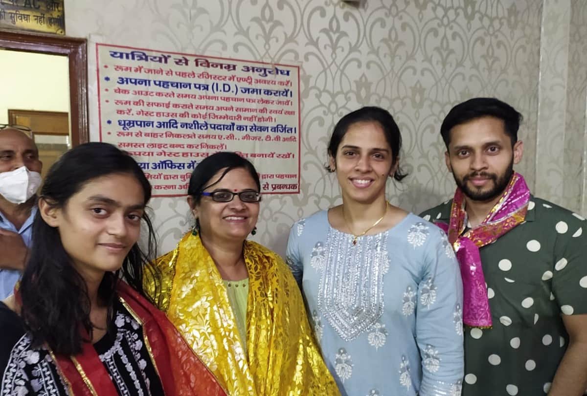 Indian Badminton Player Saina Nehwal Offered Prayers At Banke Bihari Temple In Vrindavan Mathura