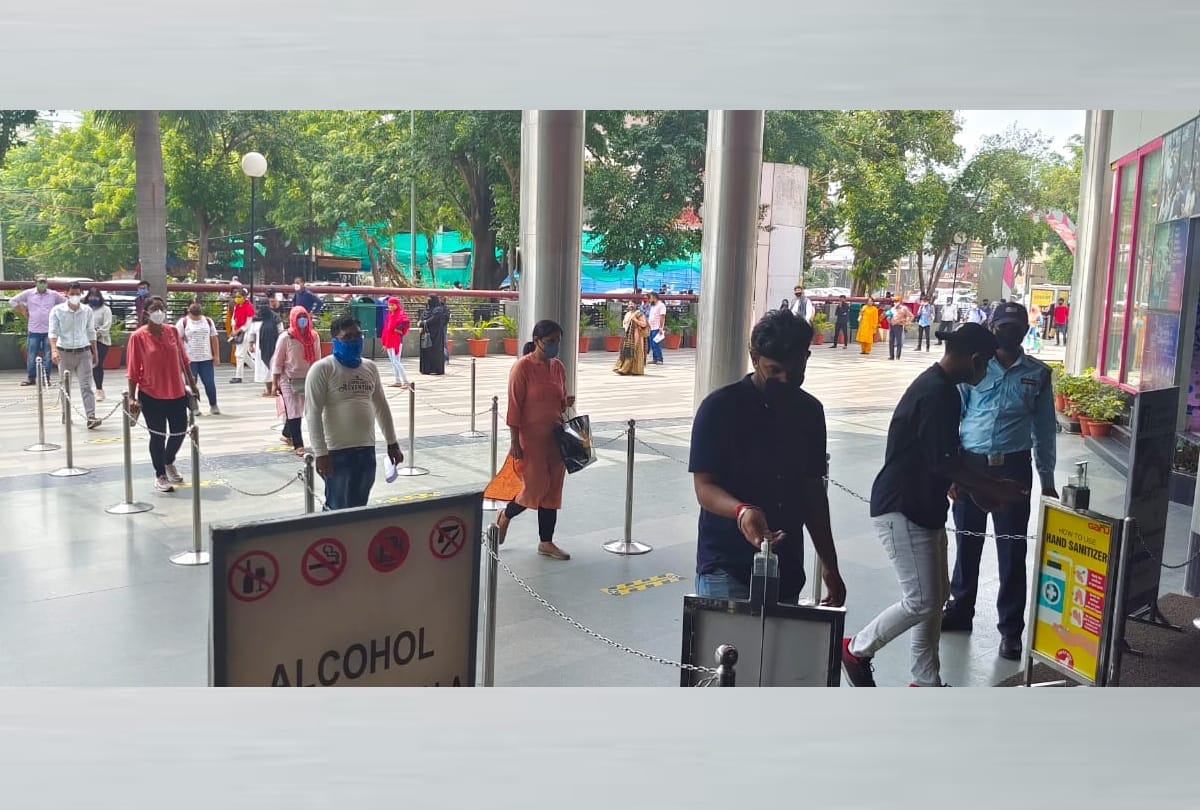 Shopping malls are open after a long time in Lucknow.