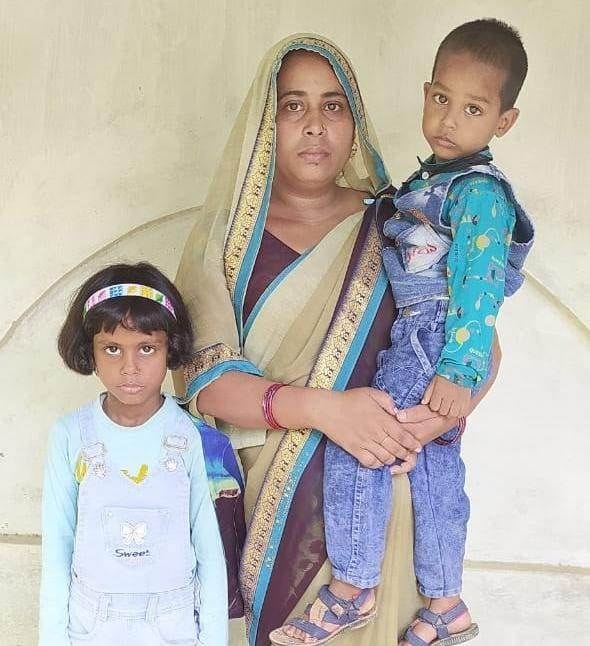 Corona snatched the father, the children became destitute