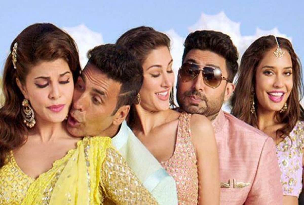 Humshakals to coolie number one bollywood films with bad script earned crore on the box office