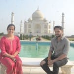 ताजमहल पर पति के साथ फोटो खिंचातीं साइना नेहवाल