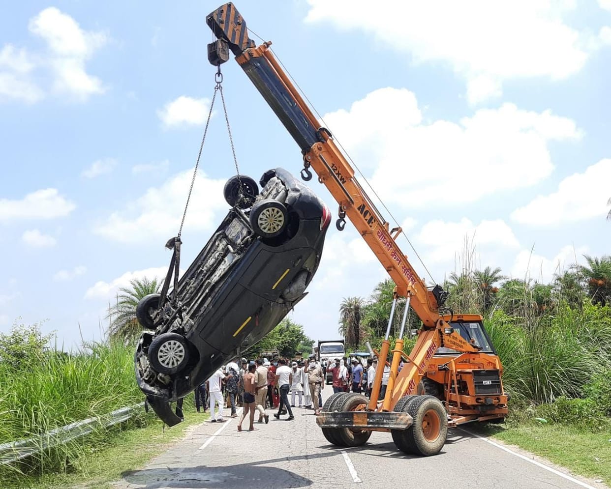 Car recovered from Ganganahar, dead body found inside car