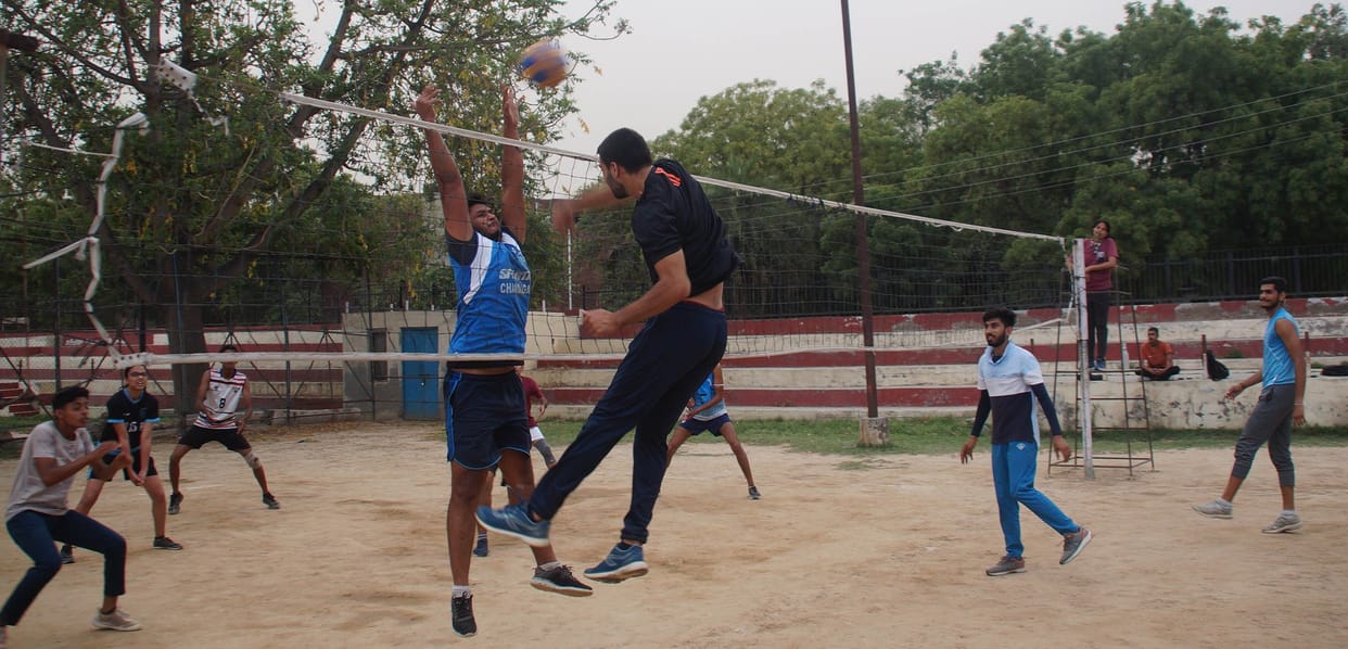 only 200 players can be pracitise in stadium