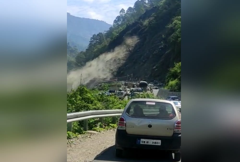 Uttarakhand Weather News: Badrinath Highway Blocked near Karnaprayag after Heavy Landslide Photos