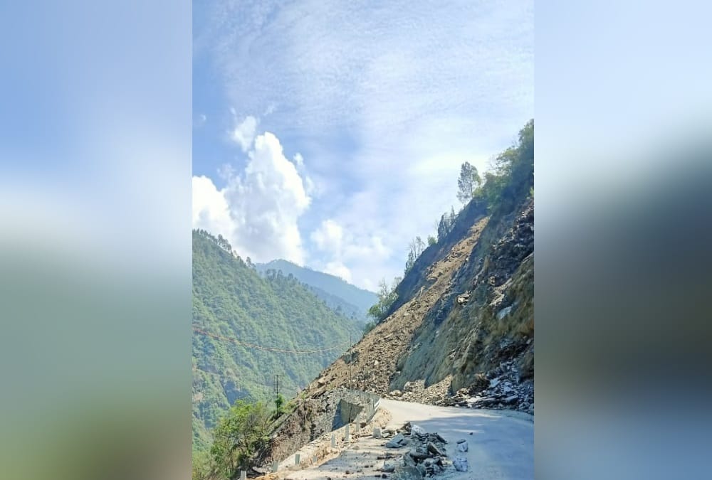 Uttarakhand Weather News: Badrinath Highway Blocked near Karnaprayag after Heavy Landslide Photos