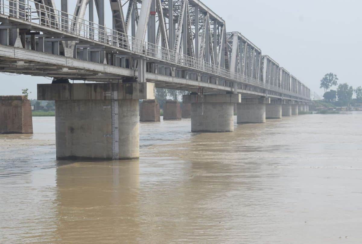 Flood Situation In Kasganj Due To Ganga River Water Level Increasing