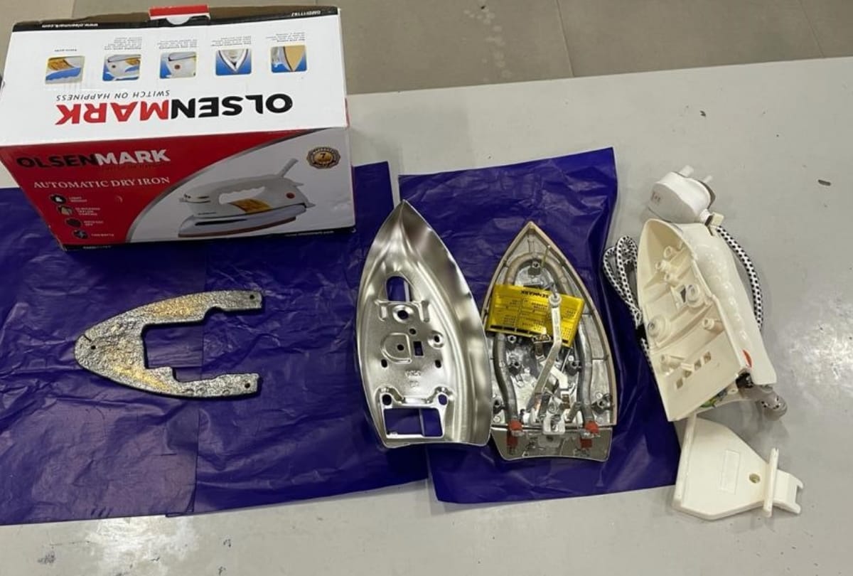 Man arrested with more than 40 lakh rupees gold on Lucknow airport.