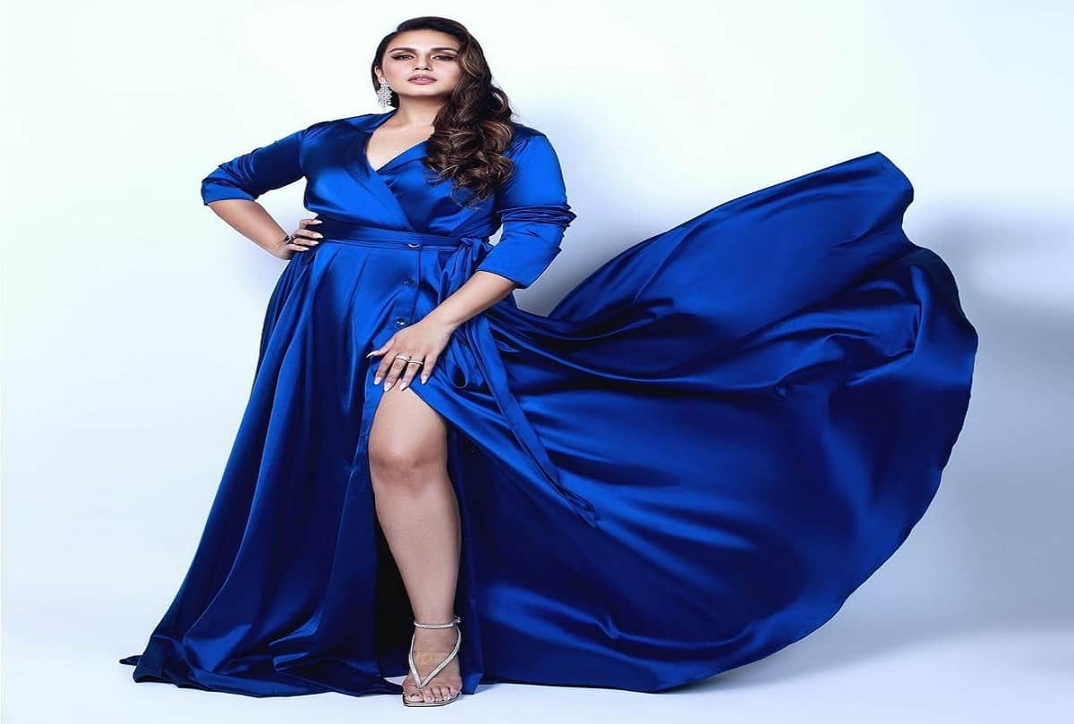 huma qureshi latest look in leg cut dress