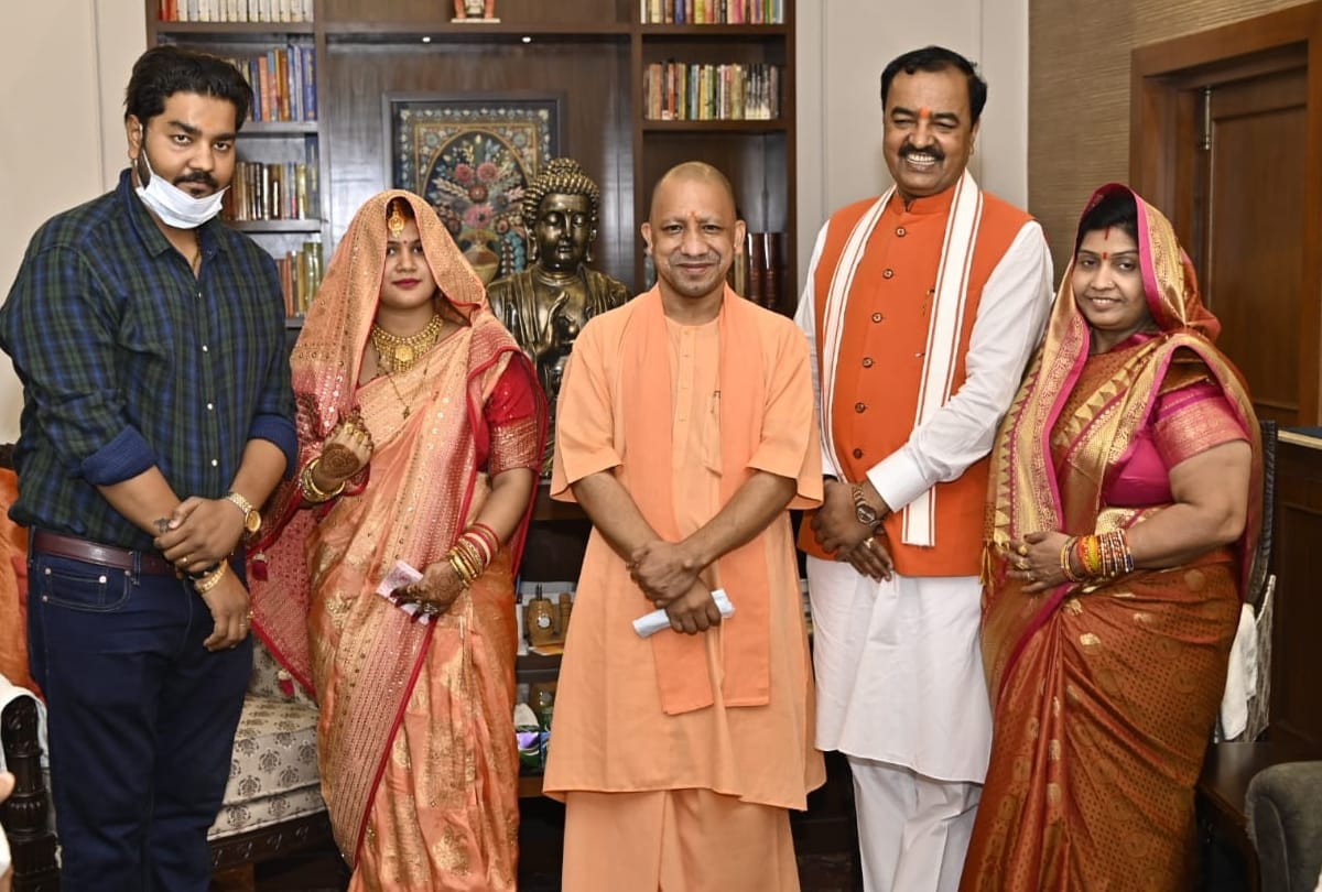 Deputy CM Keshav Prasad Maurya speaks on yogi having lunch at his home.