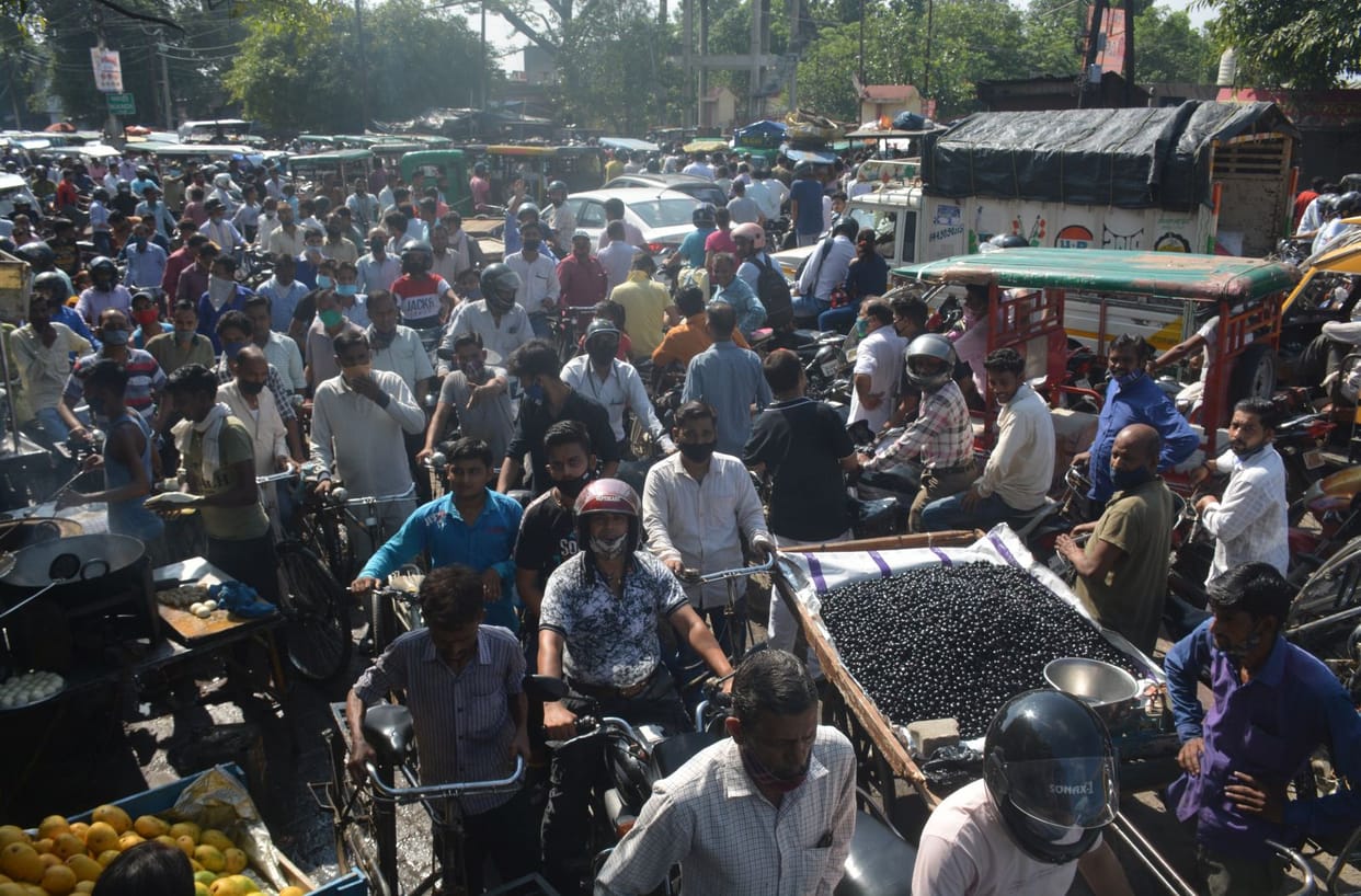 The fear of Corona is over, now there is a jam in the city