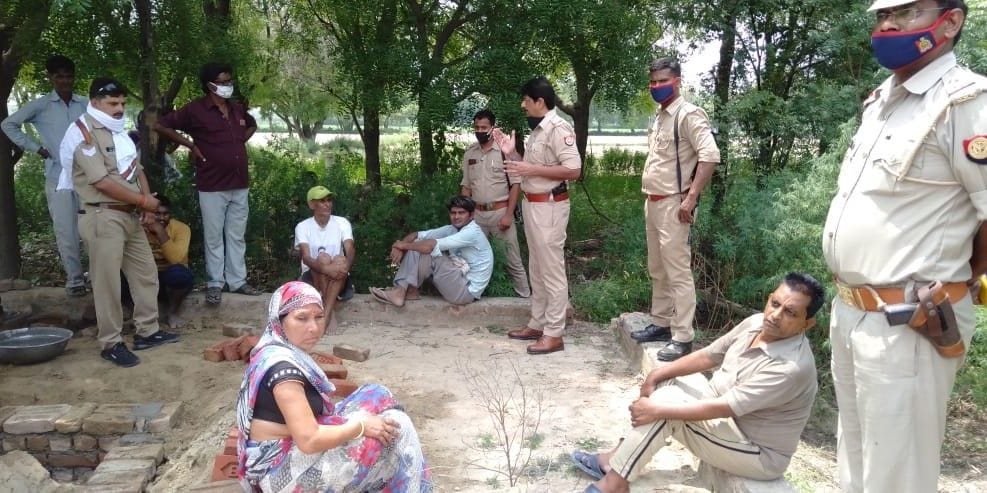 Hathras: Two sides of the same family came face to face to break the platform of the templ