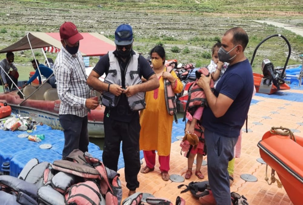 Uttarakhand News: Tourist Crowd for Boating in Tehri Lake From Today photos