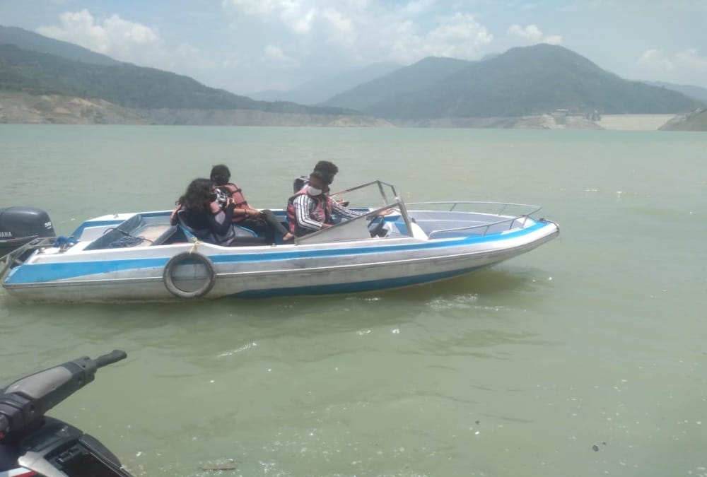 Uttarakhand News:  Parking Full after Tourist Crowd in Nainital Photos